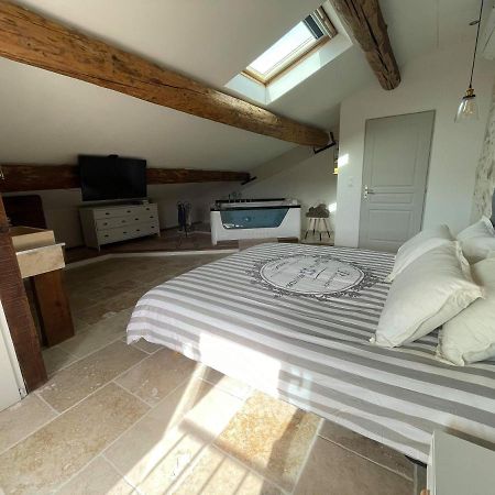 Appartement De Charme Sud Luberon Classe 4 Etoiles Puyvert 外观 照片